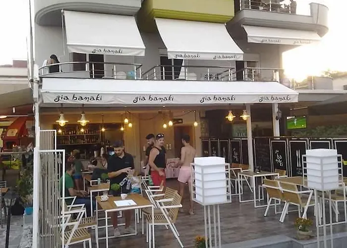 Gia Banaki מלון *